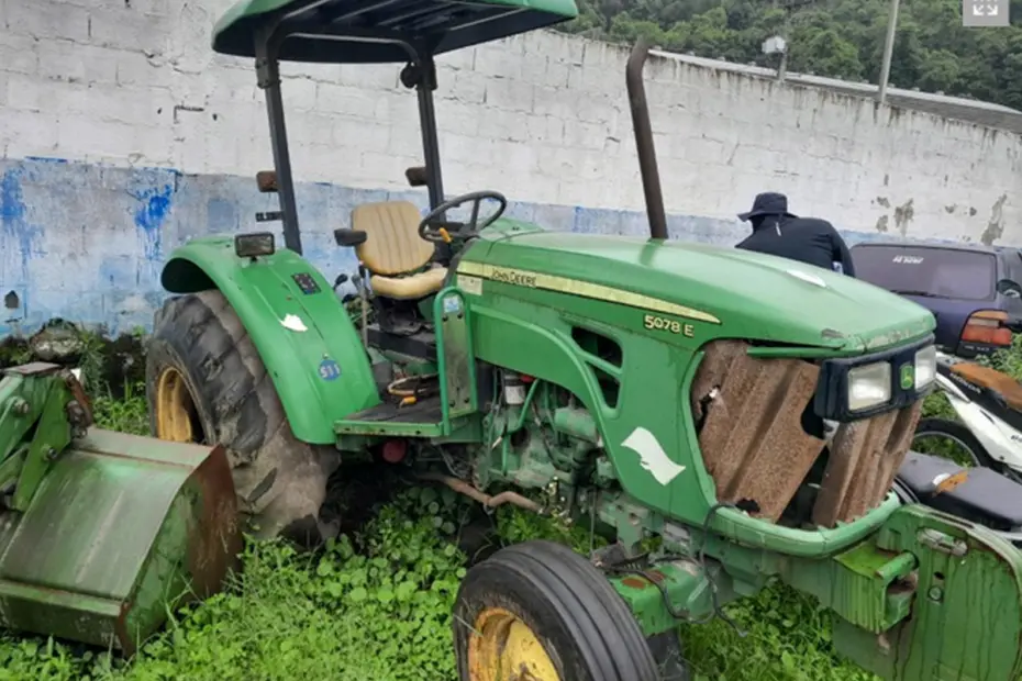 Leilão de Prefeitura tem Tratores John Deere, Empilhadeira, Caminhões Volkswagen, Ford a partir de 2 mil reais