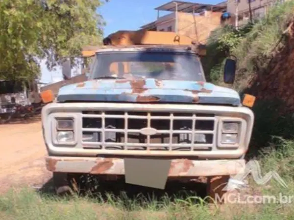 caminhao-ford-f11000-leilao-veiculos-oportunidade-investir-renda-extra