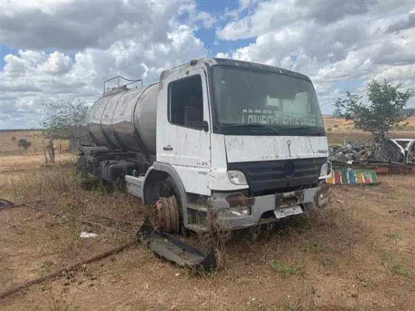 caminhao-mercedes-benz-leilao-veiculos-oportunidade-investir-renda-extra
