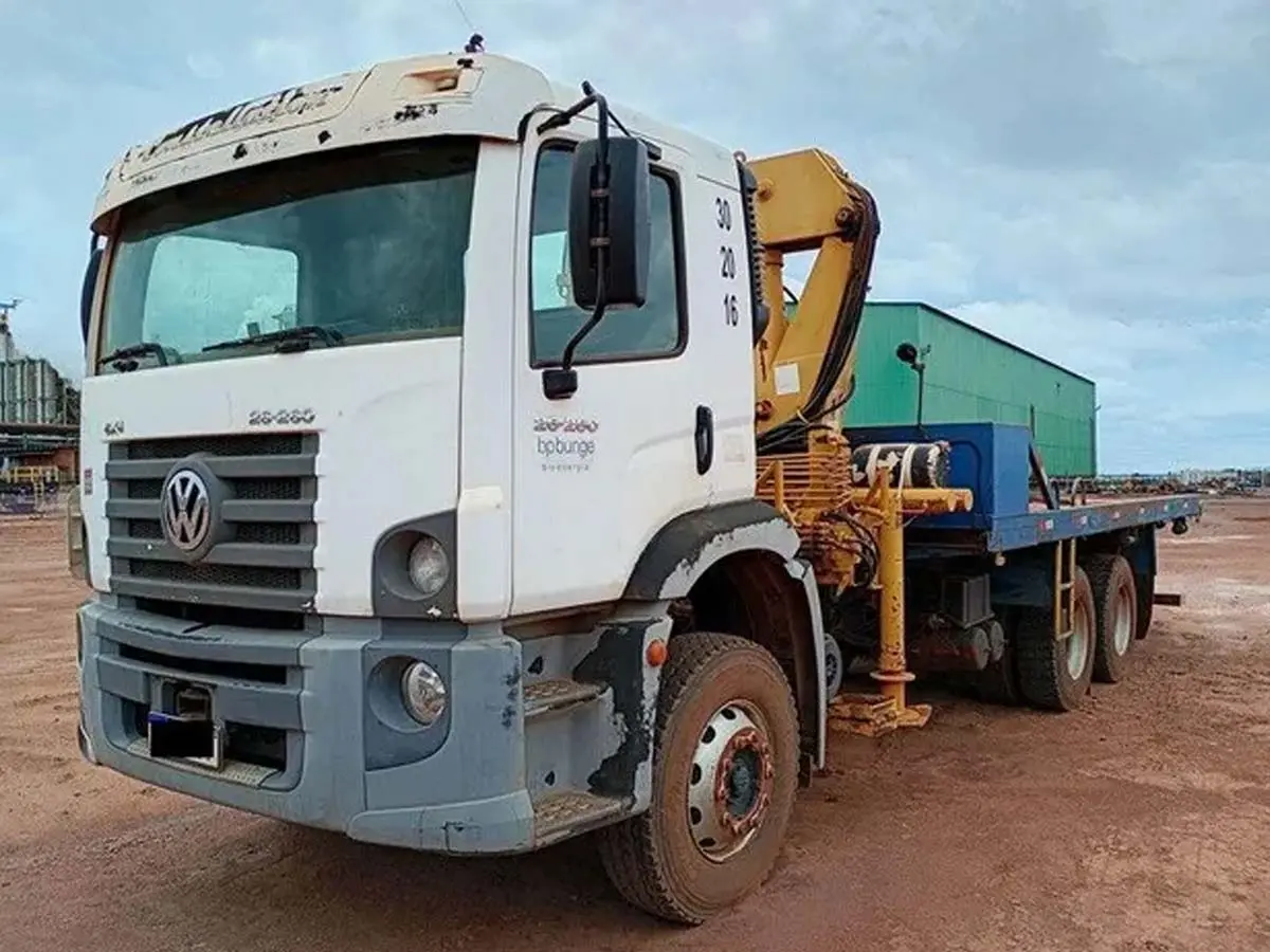 37 Caminhões Mercedes-Benz, Scania Volvo, Volkswagen com Munck a partir de 18 mil Reais