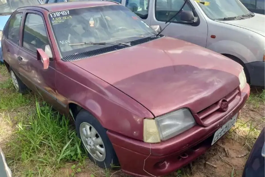 Leilão do Detran Kadett, Vectra Milenium, Astra, Corsa Wind, Voyage a partir de 2 mil reais