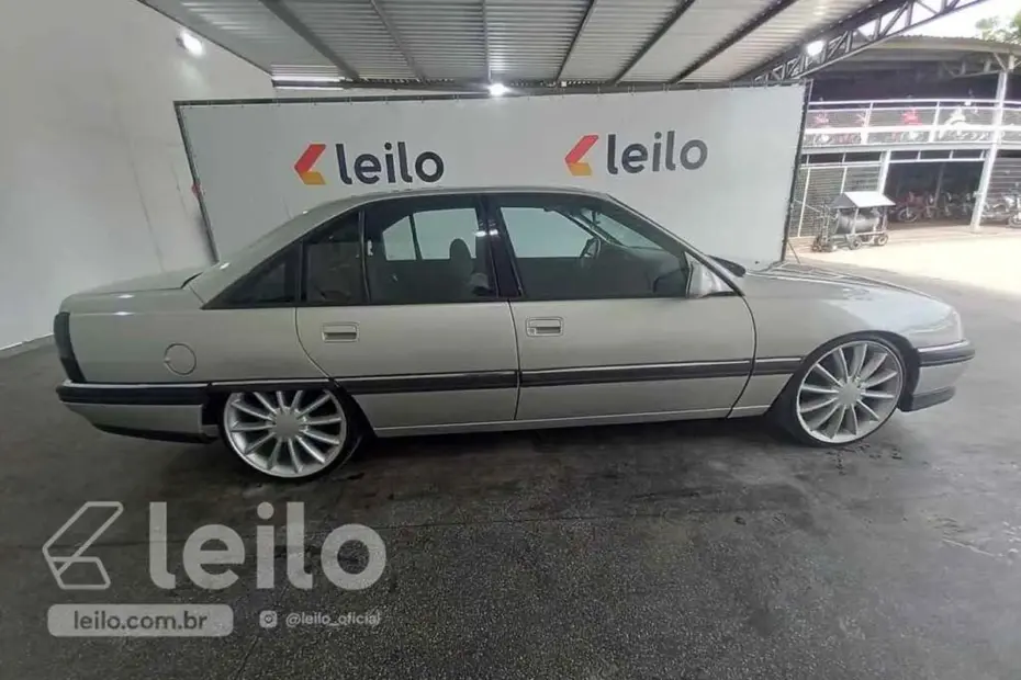 Omega GLS, Golf Sapão, Ranger 98, Hilux cabine simples e outras raridades em até 60x no leilão