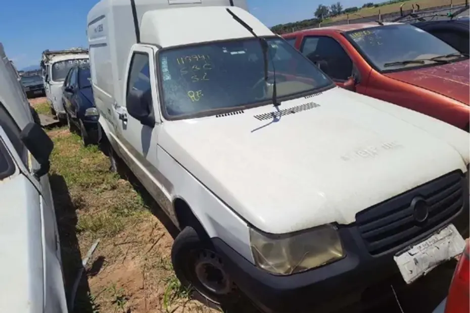 Leilão do Detran tem Kombi, Fiorino, Saveiro, Ford Courier