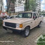 Leilão de Associação Agrícola tem Ford F1000, Máquinas e tratores a partir de 10 mil reais