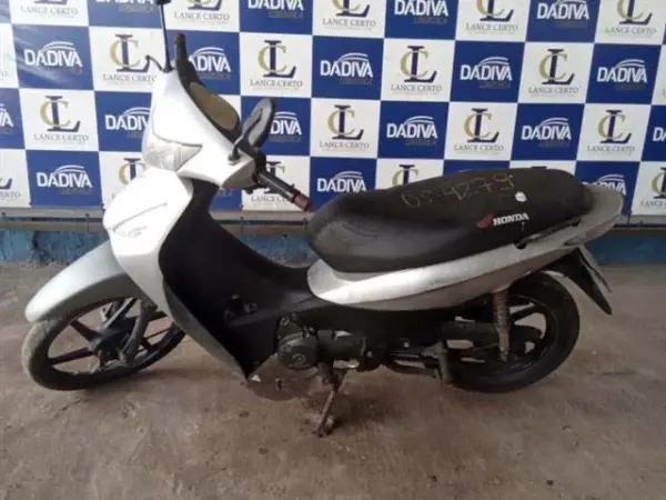 honda-biz-leilao-motos-oportunidade-investir-renda-extra
