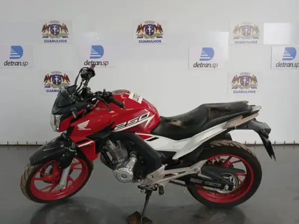 honda-cb-twister-leilao-motos-oportunidade-investir-renda-extra