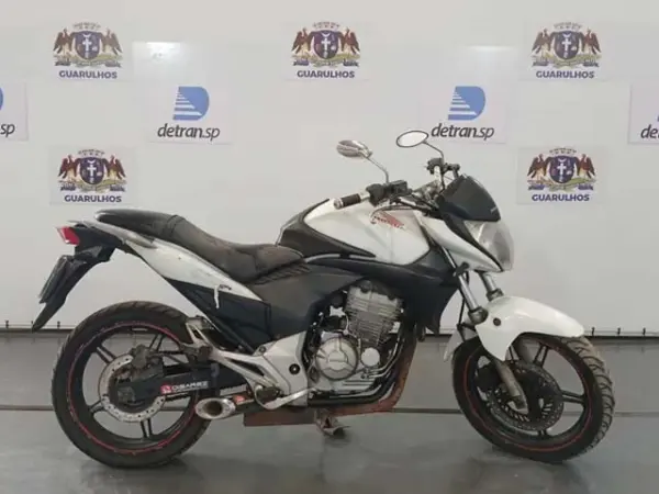 honda-cb300-leilao-motos-oportunidade-investir-renda-extra