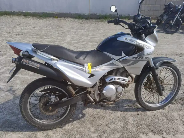 honda-nx4-falcon-leilao-motos-oportunidade-investir-renda-extra
