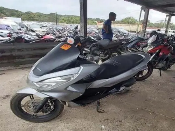 honda-pcx-leilao-motos-oportunidade-investir-renda-extra
