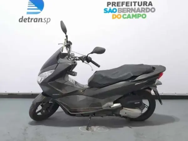 honda-pcx-leilao-motos-oportunidade-investir-renda-extra
