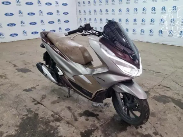 honda-pcx-leilao-motos-oportunidade-investir-renda-extra