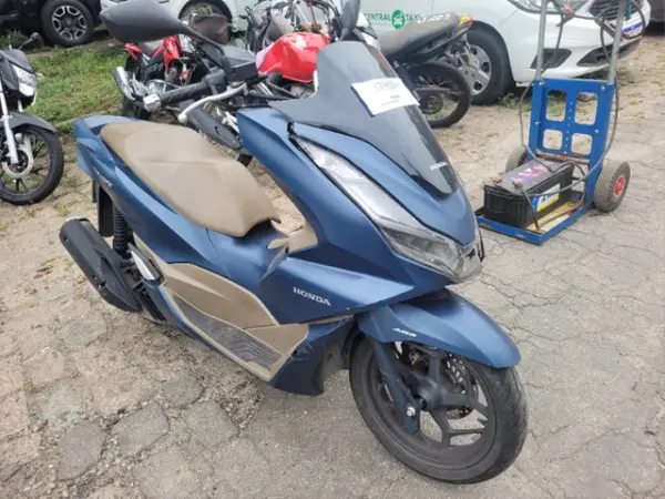 honda-pcx-leilao-motos-oportunidade-investir-renda-extra
