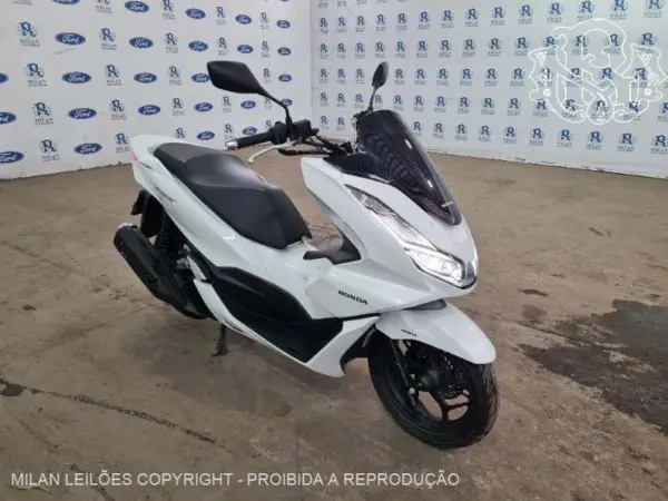 honda-pcx-leilao-motos-oportunidade-investir-renda-extra
