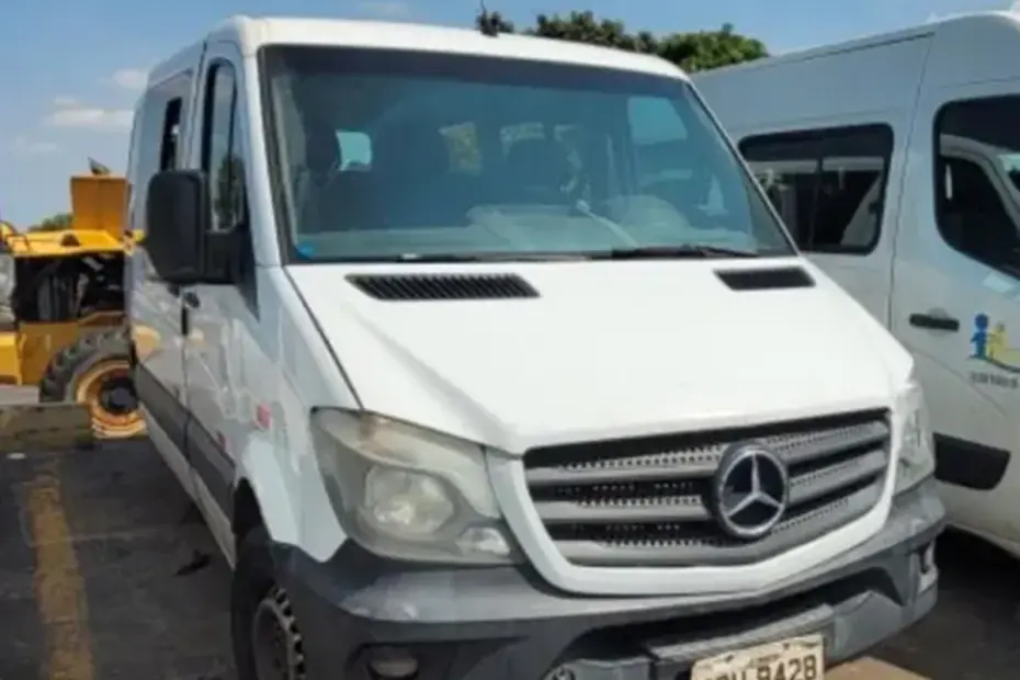 Leilão de Prefeitura tem Sprinter, Doblo, Kangoo e Micro-ônibus a partir de 1 mil Reais