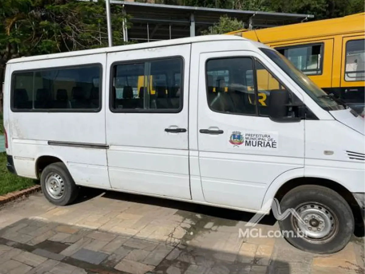 Leilão de Prefeitura tem Sprinter, Doblo, Caminhões e outros veículos