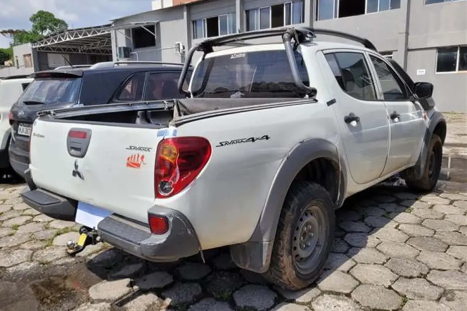 Mitsubishi L200 Triton, Chevrolet Montana, Astra, Fiat Stilo no leilão municipal de trânsito