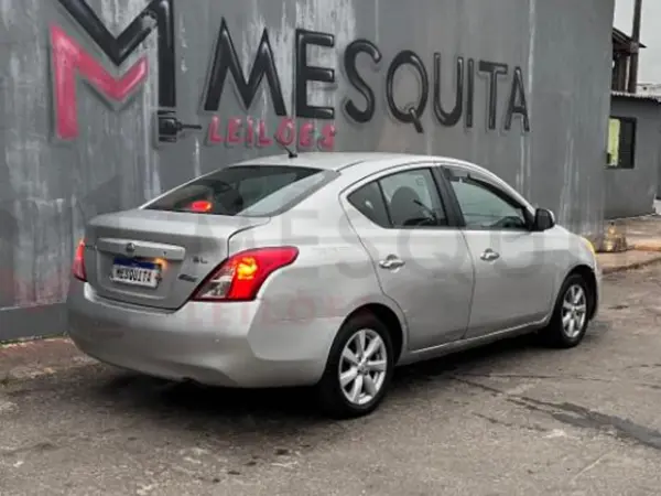 nissan-versa-leilao-veiculos-oportunidade-investir-renda-extra
