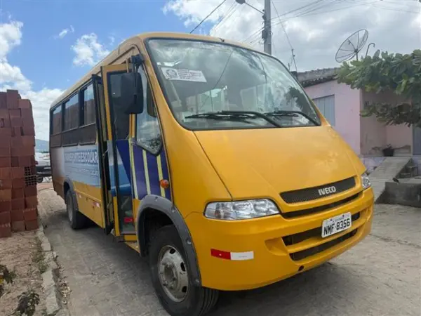 onibus-iveco-leilao-veiculos-oportunidade-investir-renda-extra
