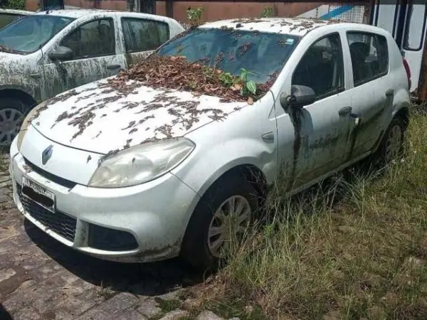 renault-sandero-leilao-veiculos-oportunidade-investir-renda-extra
