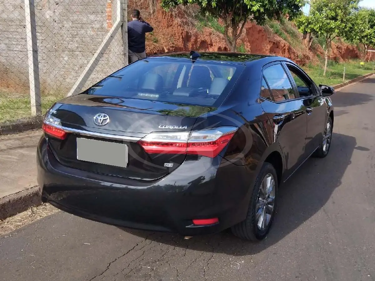 Leilão de Prefeitura tem Toyota Corolla, Caminhão Mercedes 321, GM S10 e kombi