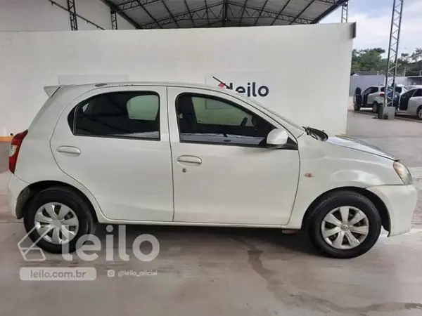 toyota-etios-leilao-veiculos-oportunidade-investir-renda-extra