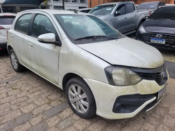 toyota-etios-leilao-veiculos-oportunidade-investir-renda-extra
