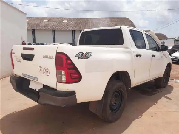 toyota-hilux-leilao-veiculos-oportunidade-investir-renda-extra
