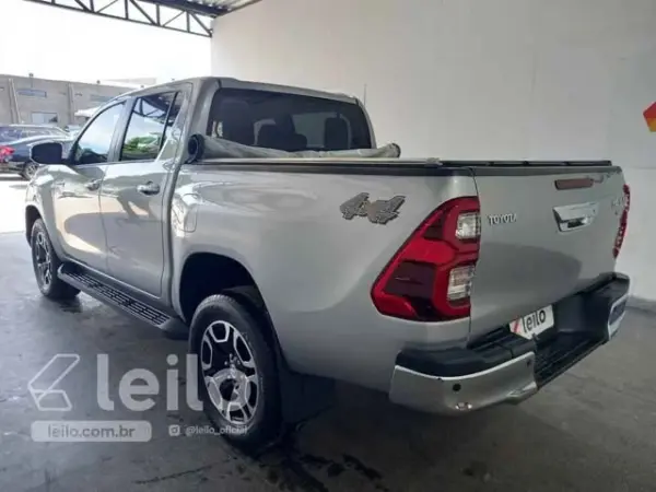 toyota-hilux-leilao-veiculos-oportunidade-investir-renda-extra
