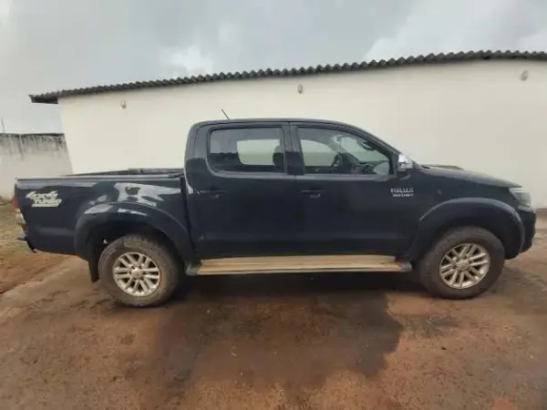 toyota-hilux-leilao-veiculos-oportunidade-investir-renda-extra
