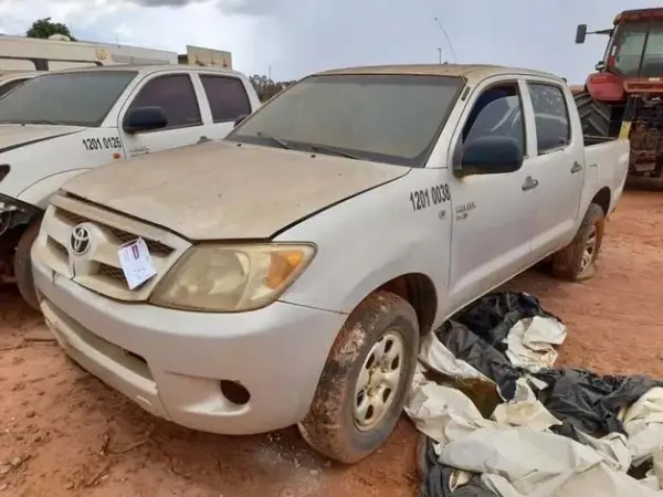 toyota-hilux-leilao-veiculos-oportunidade-investir-renda-extra
