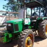 Tratores John Deere e New Holland, Caminhões Mercedes e Volkswagen no leilão de Construtora