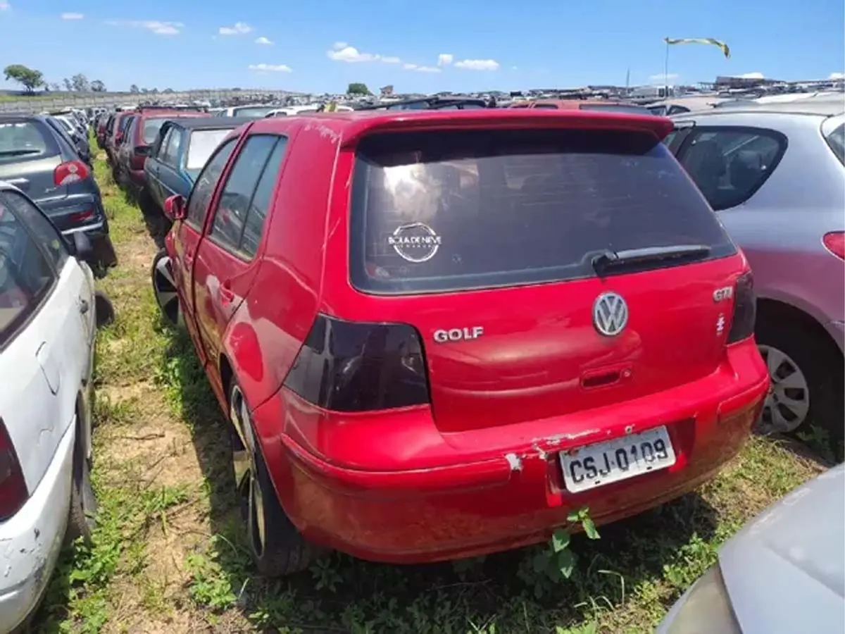 Volkswagen Golf a partir de 3 mil Reais, Audi A3 por 4 mil Reais no Leilão do Detran