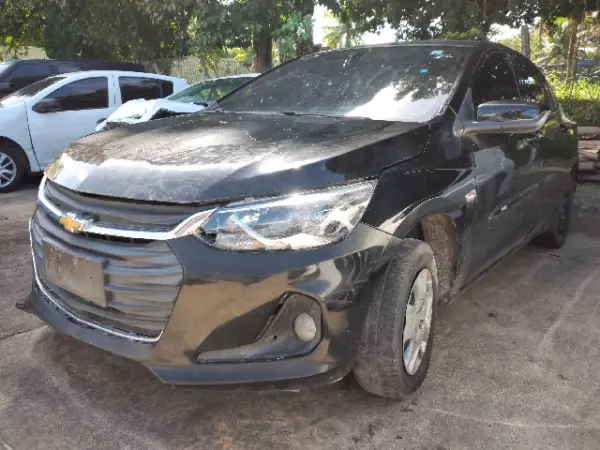 Chevrolet Onix Plus leilão de banco