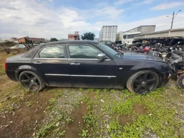 Chrysler-300c-leilao-veiculos-oportunidade-investir-renda-extra
