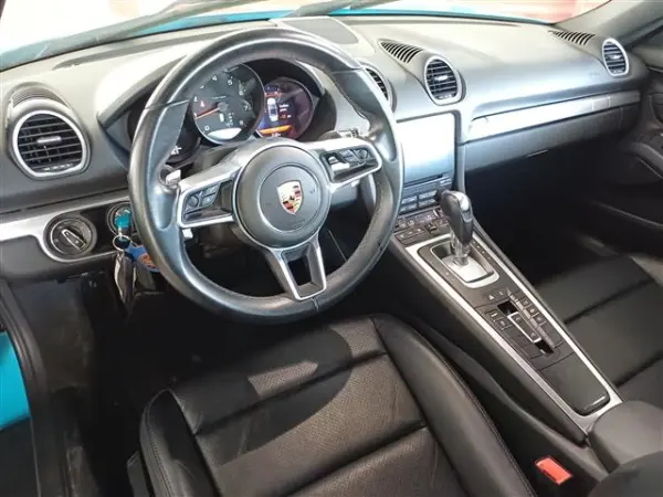 Porsche Boxster interior leilao tribunal de justiça