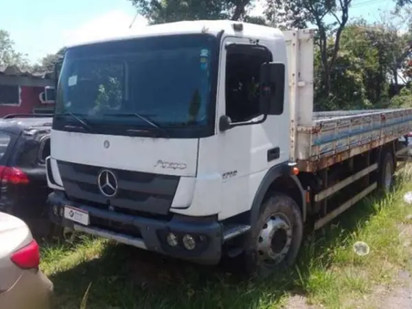 caminhao-mercedes-benz-leilao-veiculos-oportunidade-investir-renda-extra
