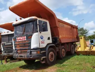 Caminhões Scania, trator, empilhadeira e outras máquinas agrícolas no leilão de Indústria Multinacional