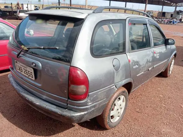 chevrolet-corsa-leilao-veiculos-oportunidade-investir-renda-extra
