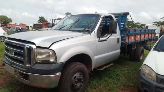 Leilão de Frota e Bancos tem Ford F4000, Hilux, Audi Q3 e outros veículos a partir de 3 mil Reais