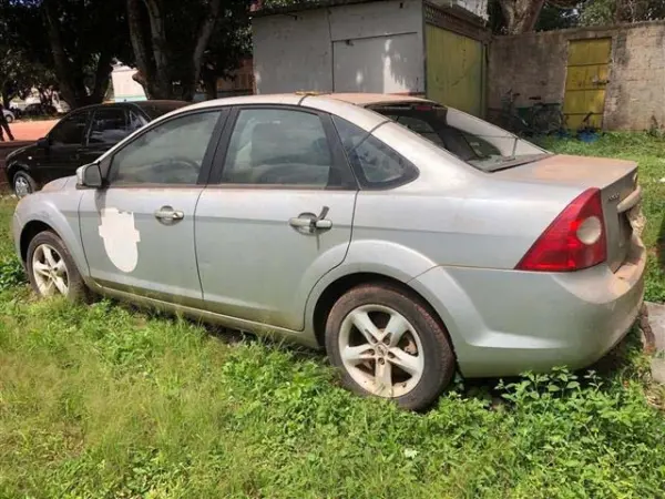 ford-focus-leilao-veiculos-oportunidade-investir-renda-extra
