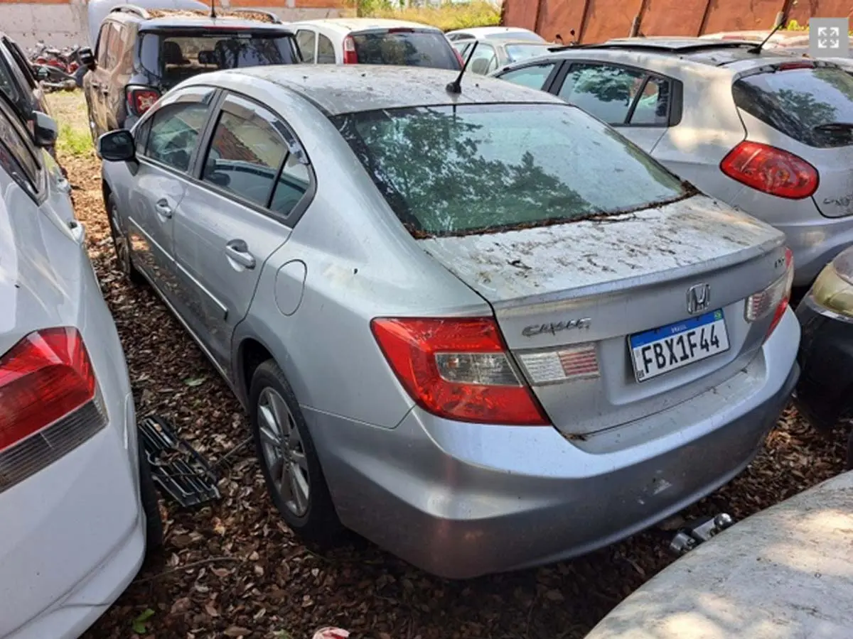 Toyota Corolla, Civic e Golf a partir de 2 mil Reis no leilão de Trânsito