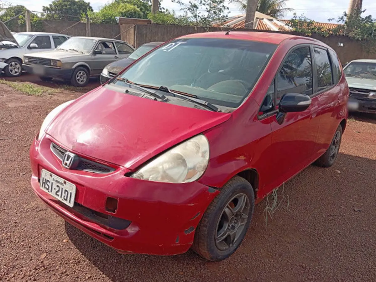 Leilão do Detran tem Honda Fit, Gol, Celta e outros veículos a partir de 2 mil Reais