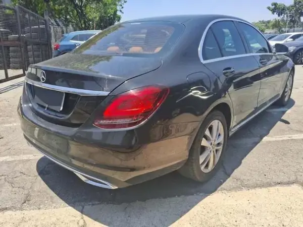 mercedes-benz-c180-leilao-veiculos-oportunidade-investir-renda-extra
