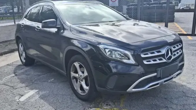 Leilão da Mercedes-Benz tem GLA 200FF, C200FF e C180FF Seminovas