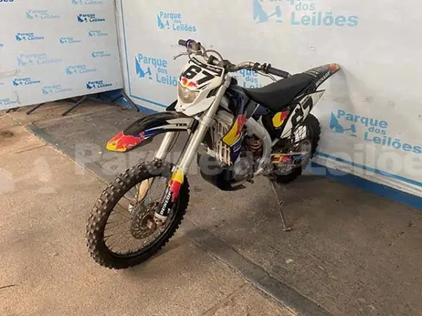 moto-off-road-leilao-veiculos-oportunidade-investir-renda-extra
