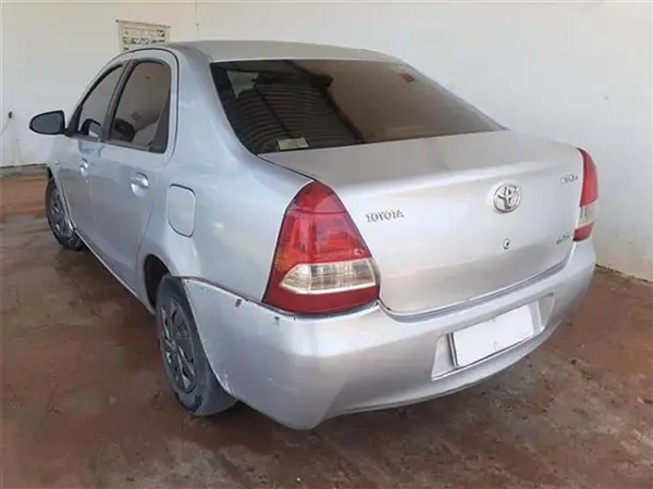 toyota-etios-leilao-veiculos-oportunidade-investir-renda-extra
