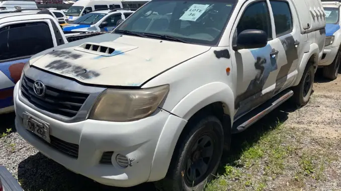 Toyota Hilux e Ford Ranger a partir de 21 mil Reais no leilão de viaturas da Polícia Militar