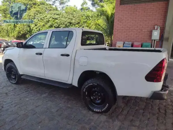 toyota-hilux-leilao-veiculos-oportunidade-investir-renda-extra
