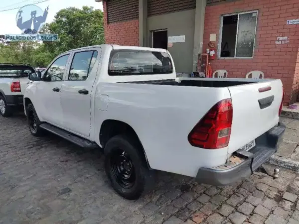 toyota-hilux-leilao-veiculos-oportunidade-investir-renda-extra
