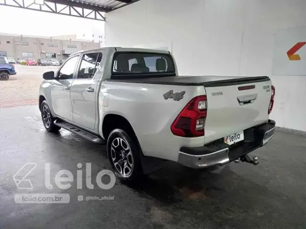 toyota-hilux-leilao-veiculos-oportunidade-investir-renda-extra
